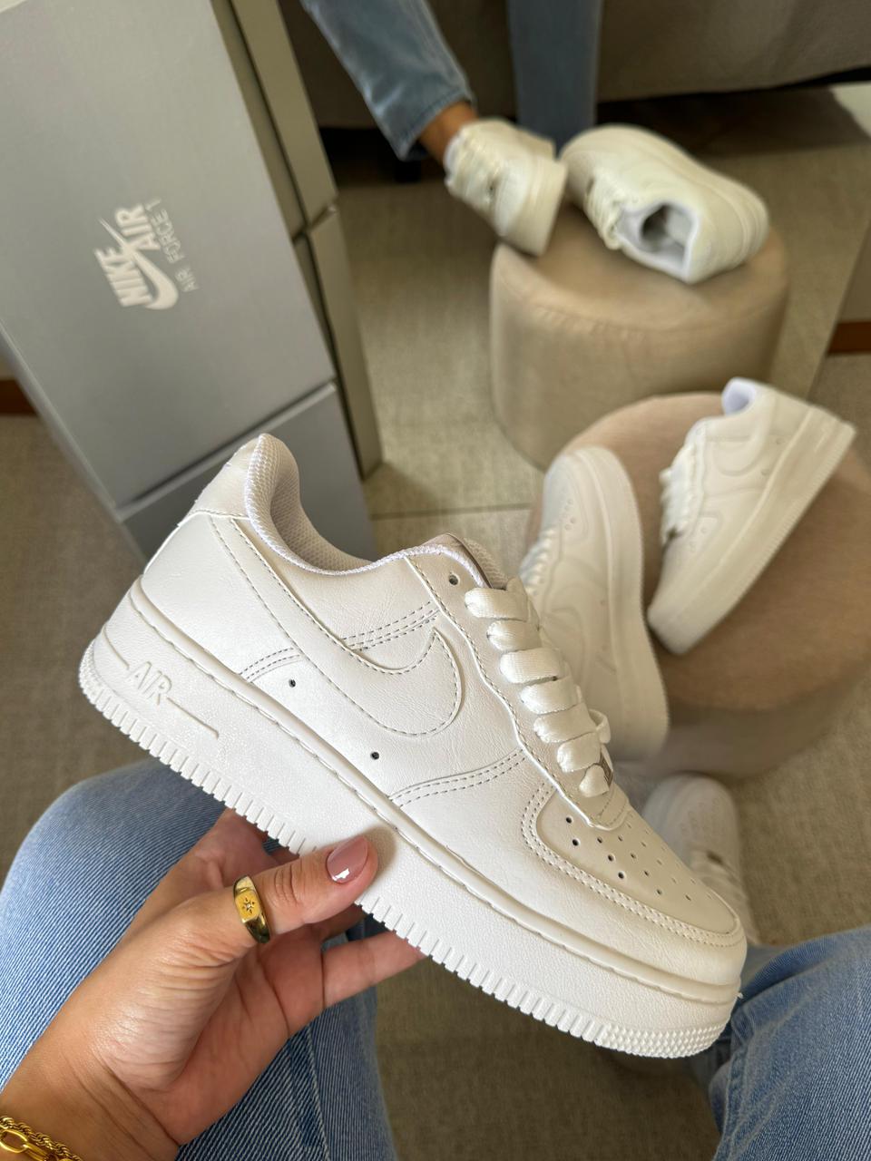 Tênis Nike Air Force